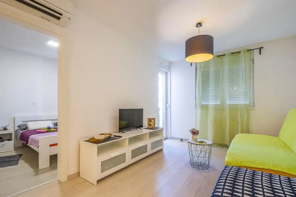 דירה Delux Apartman פולה