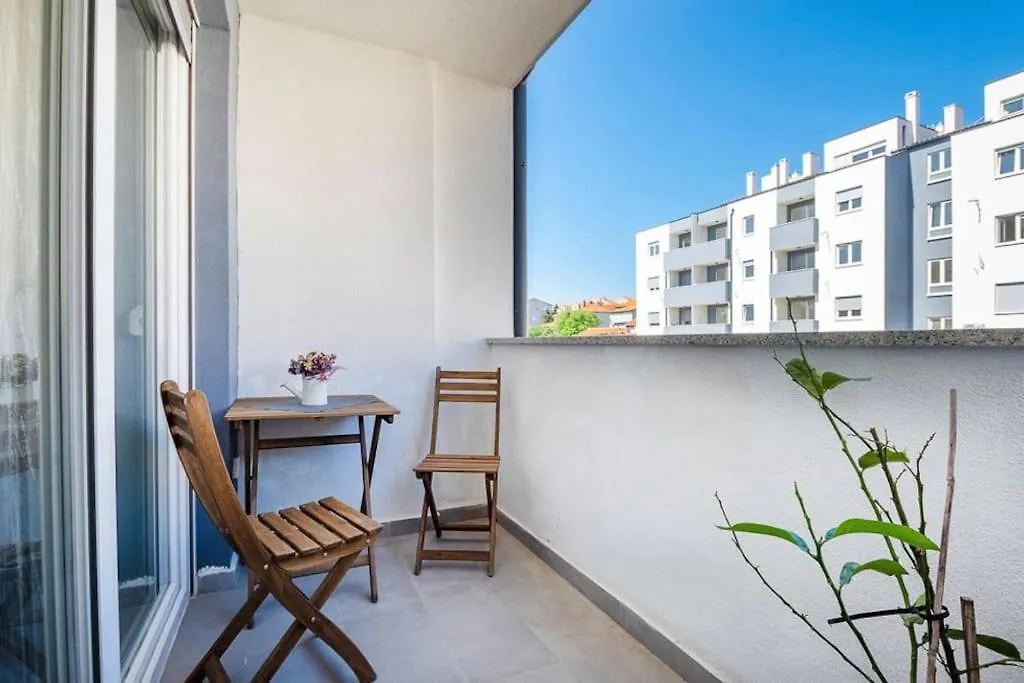 דירה Delux Apartman פולה
